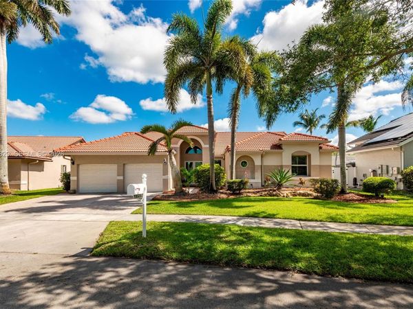 18253 NW 15th Ln , Pembroke Pines, FL 33029