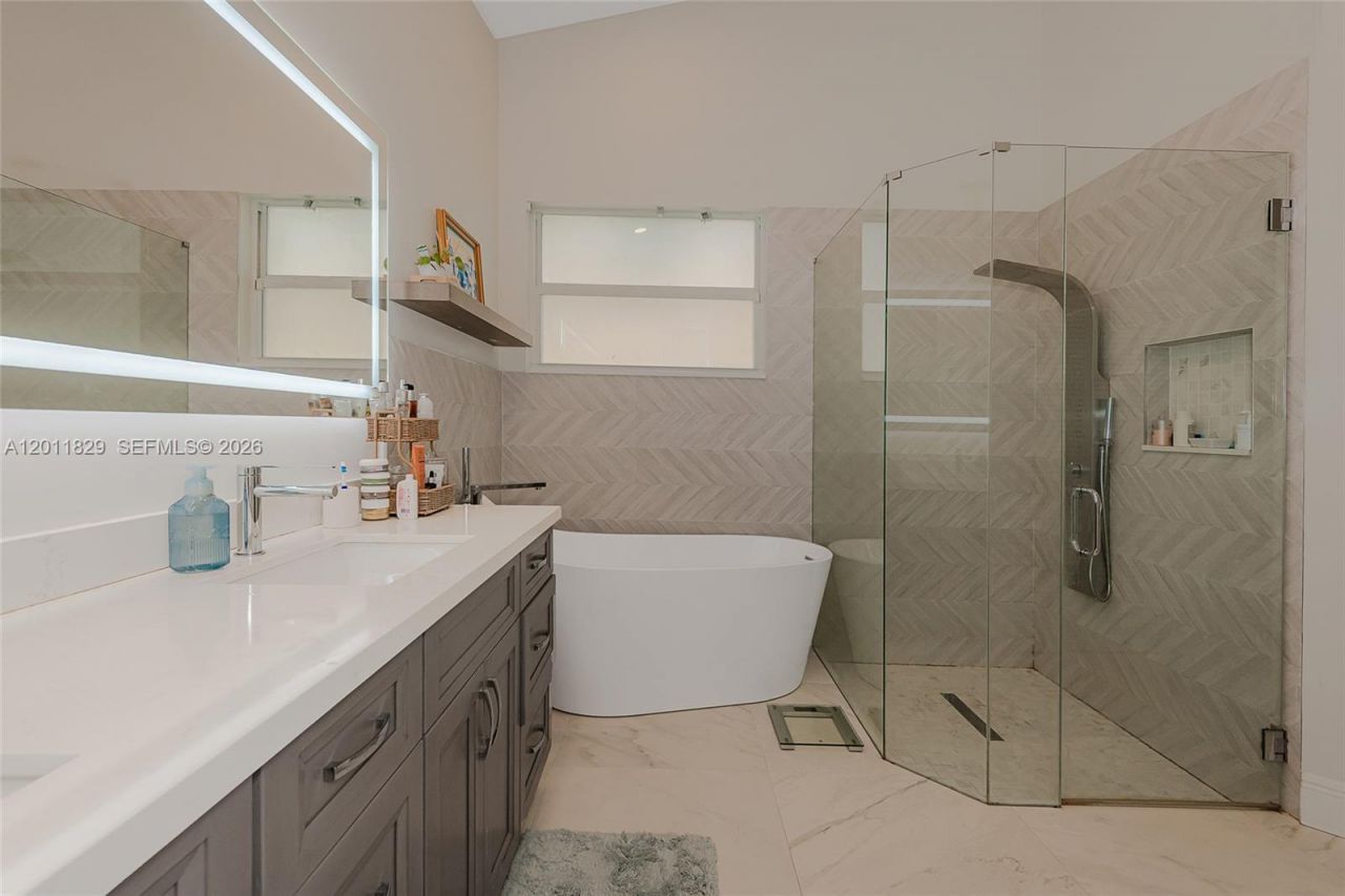 18253 NW 15th Ln, Pembroke Pines, FL 33029 Photo