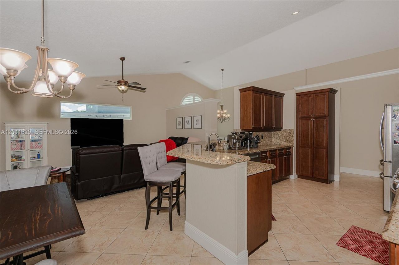 18253 NW 15th Ln, Pembroke Pines, FL 33029 Photo