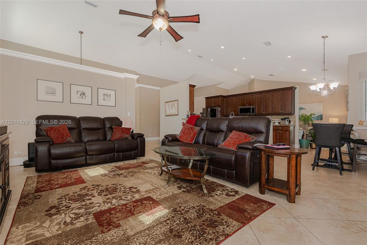 18253 NW 15th Ln, Pembroke Pines, FL 33029 Photo