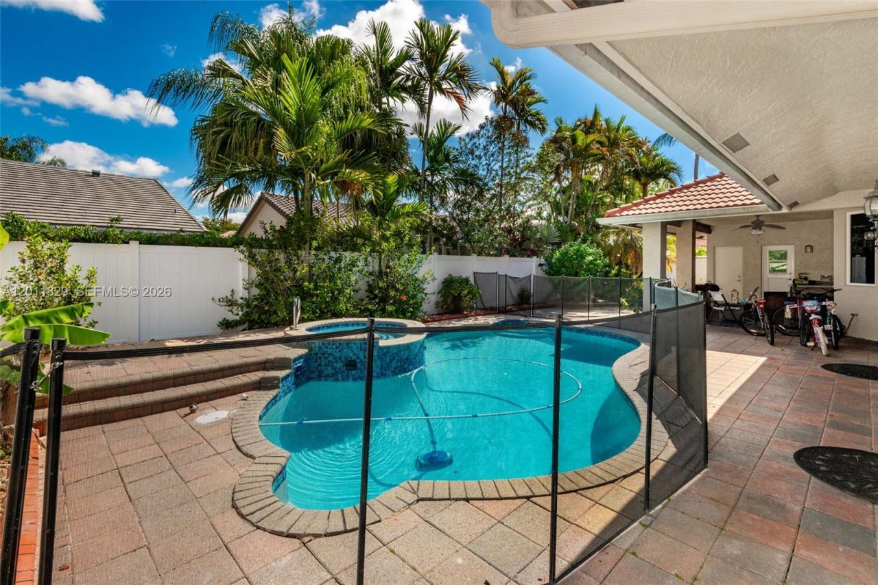 18253 NW 15th Ln, Pembroke Pines, FL 33029 Photo