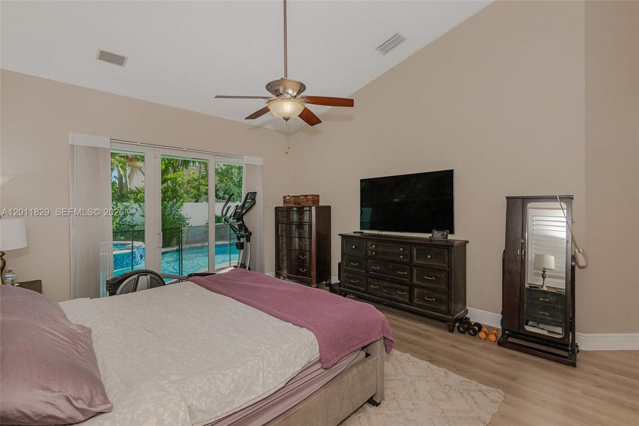 18253 NW 15th Ln, Pembroke Pines, FL 33029 Photo