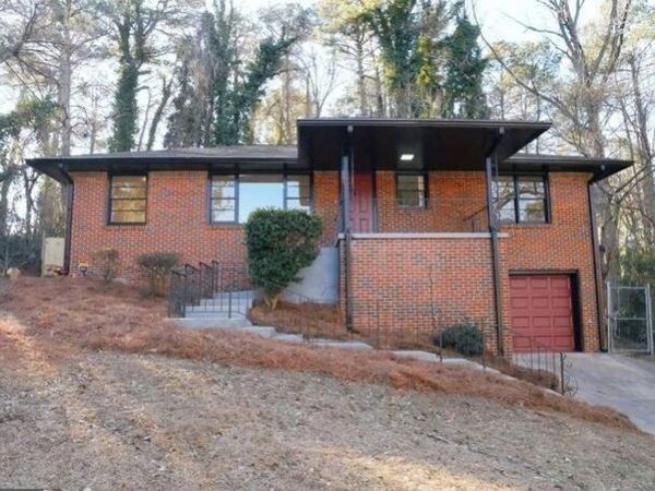 2756 Oldknow Drive , Atlanta, GA 30318