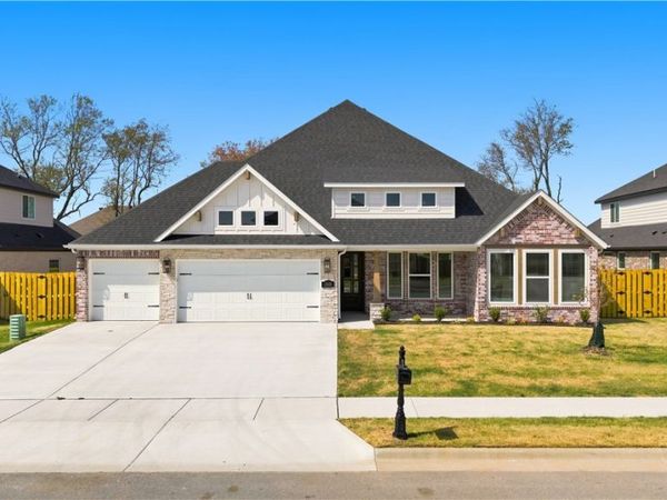 1320 Josephine Drive, Centerton, AR 72719