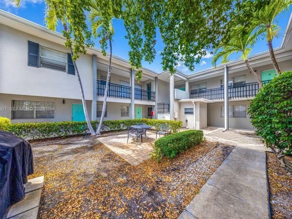 202 Lucerne Ave , Unit 1-14, Lake Worth, FL 33460