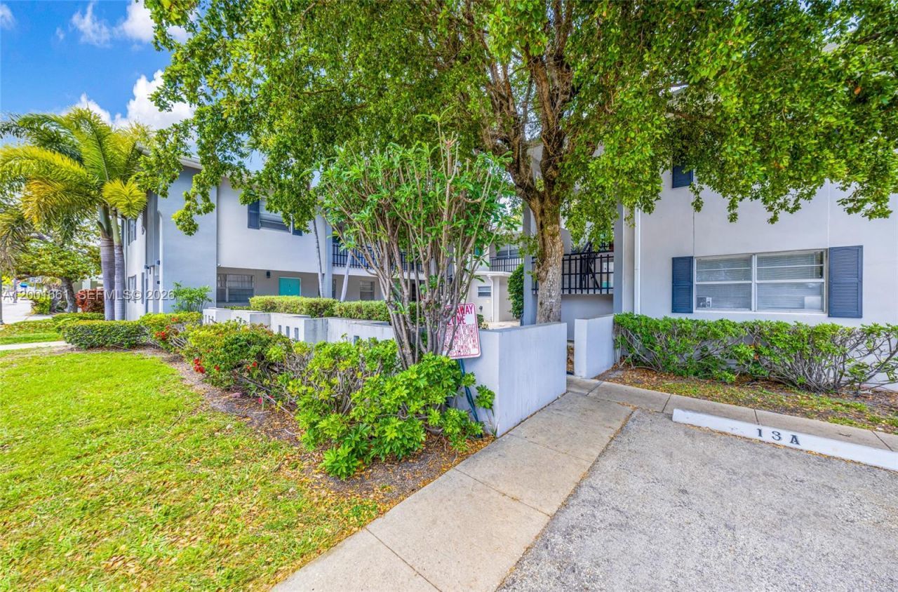 202 Lucerne Ave , Unit 1-14, Lake Worth, FL 33460 Photo