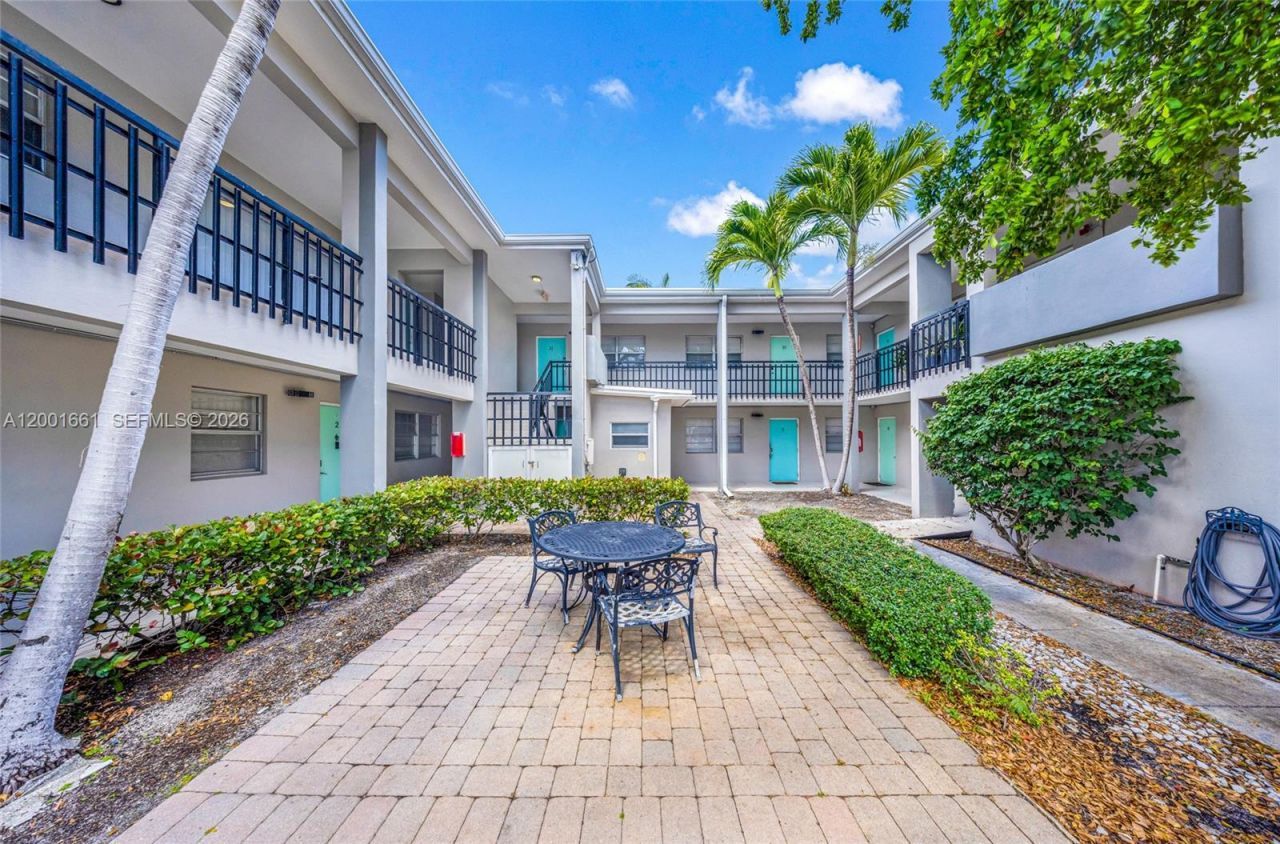 202 Lucerne Ave , Unit 1-14, Lake Worth, FL 33460 Photo
