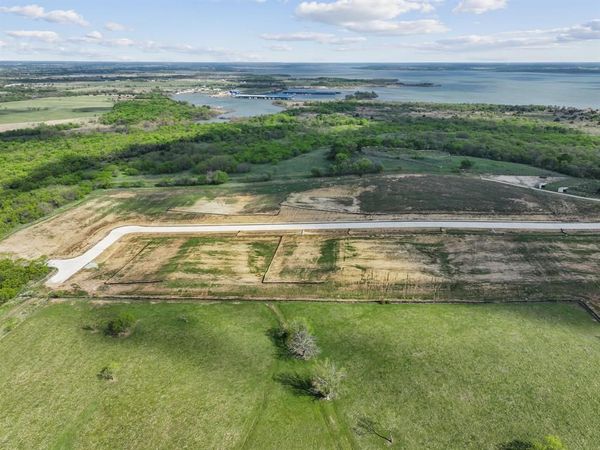 1612 Hillside Drive, Sanger, TX 76266