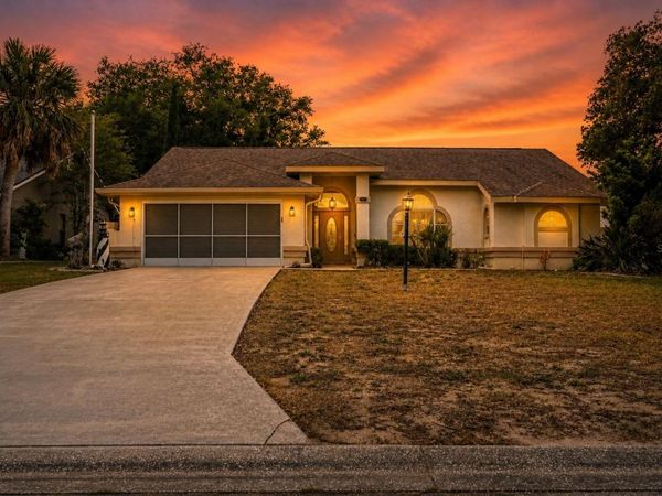 33939 VALENCIA DRIVE , LEESBURG, FL 34788