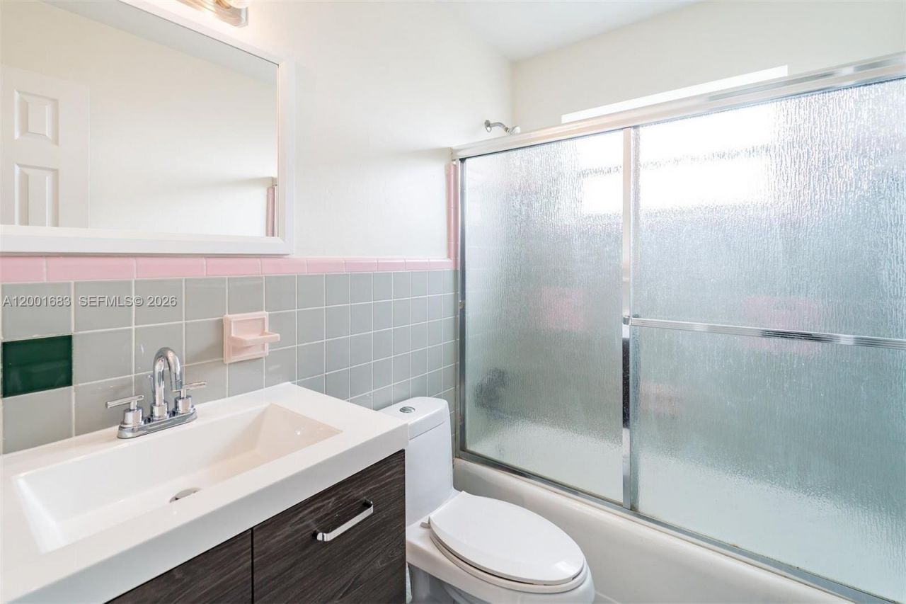 1241 W River Dr , Unit 1-16, Margate, FL 33063 Photo