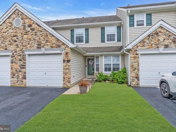 205 IRIS WAY , BRICK, NJ 08724
