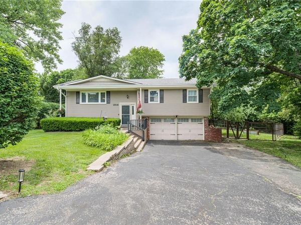 1309 N Leeview Circle, Olathe, KS 66061