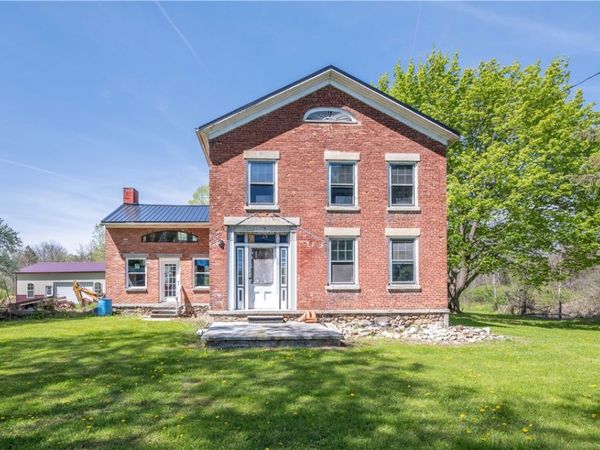 1694 Payne Road , Farmington, NY 14425