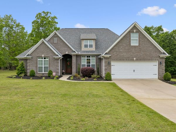 145 Airport Ct , Waverly, TN 37185