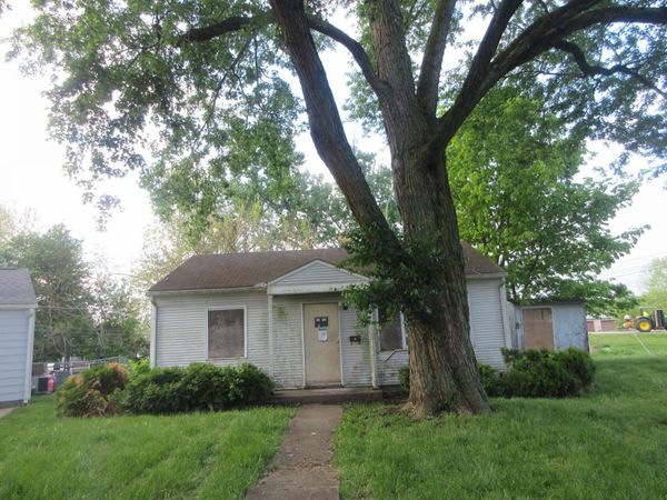 745 Cherokee Drive , Lancaster, OH 43130
