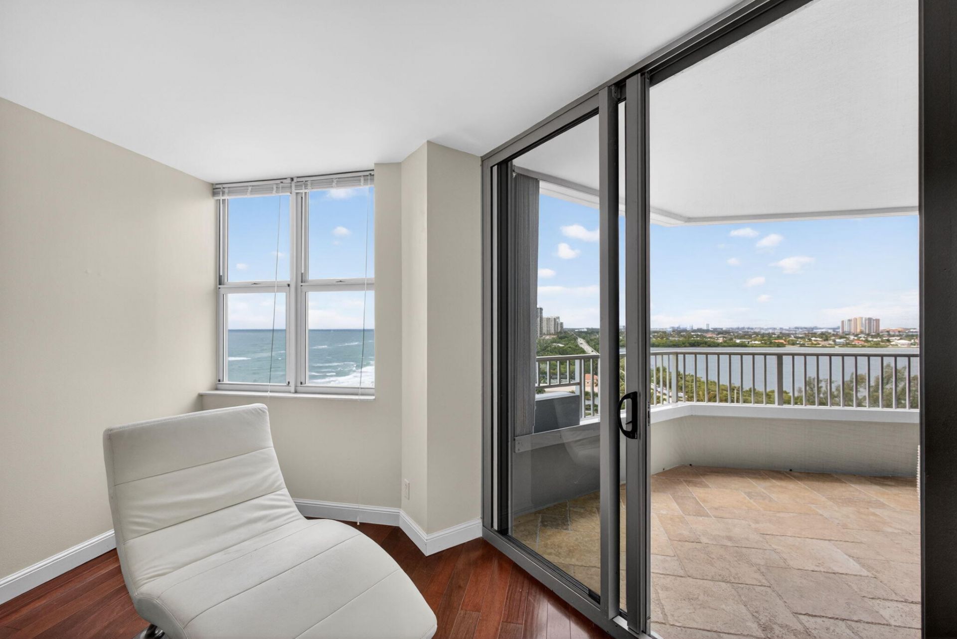 5200 N Ocean Drive, Unit 1004, Singer Island, FL 33404 Photo