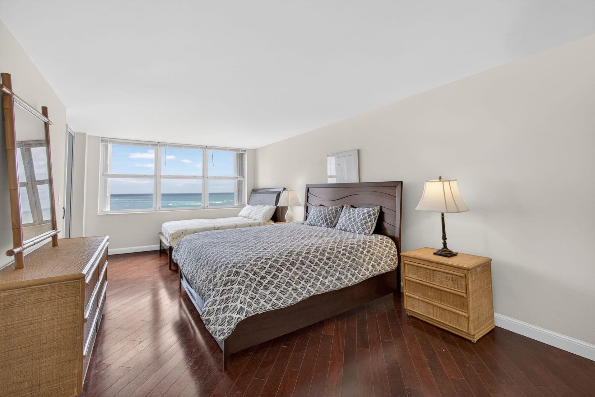 5200 N Ocean Drive, Unit 1004, Singer Island, FL 33404 Photo