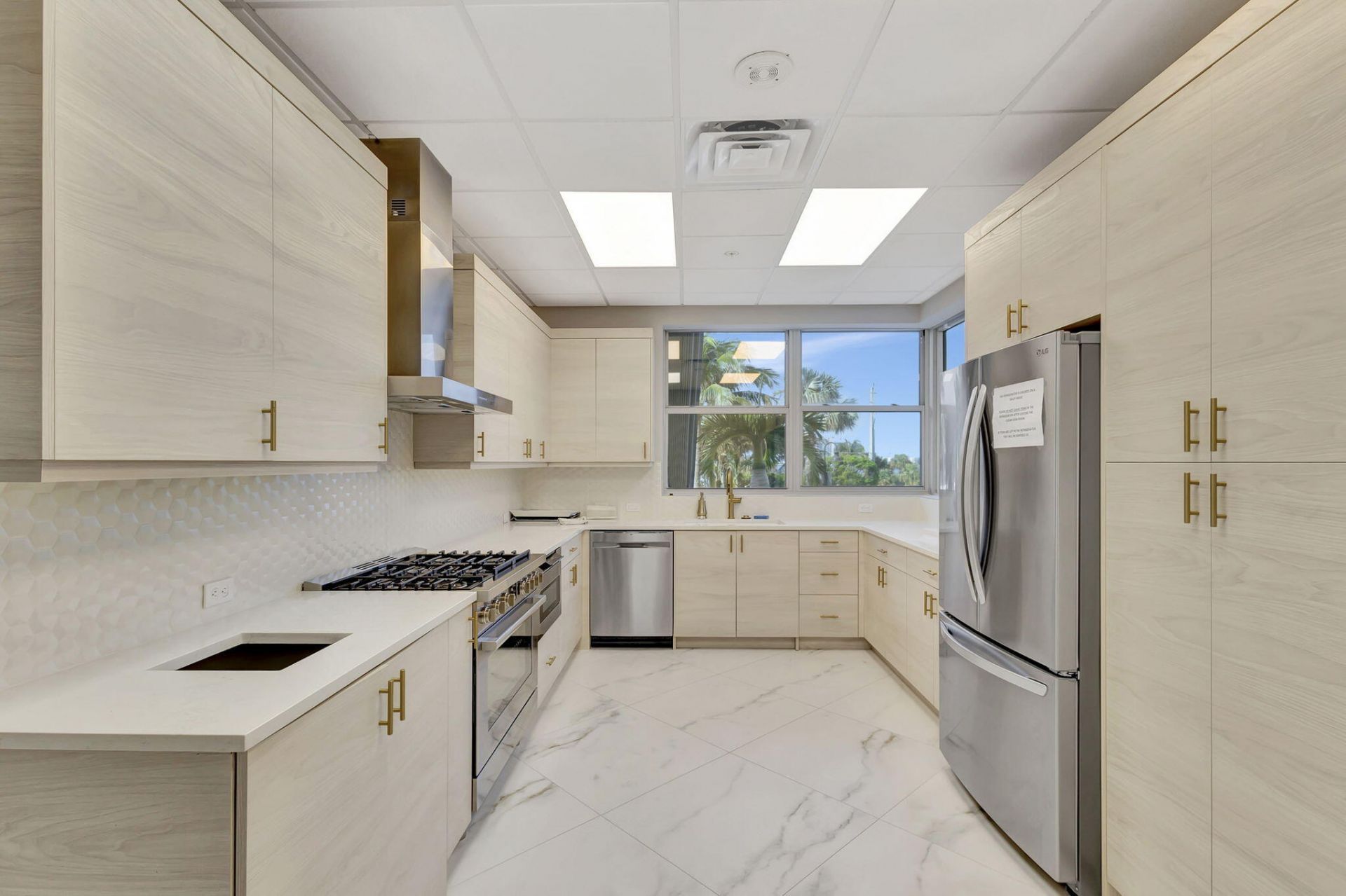 5200 N Ocean Drive, Unit 1004, Singer Island, FL 33404 Photo