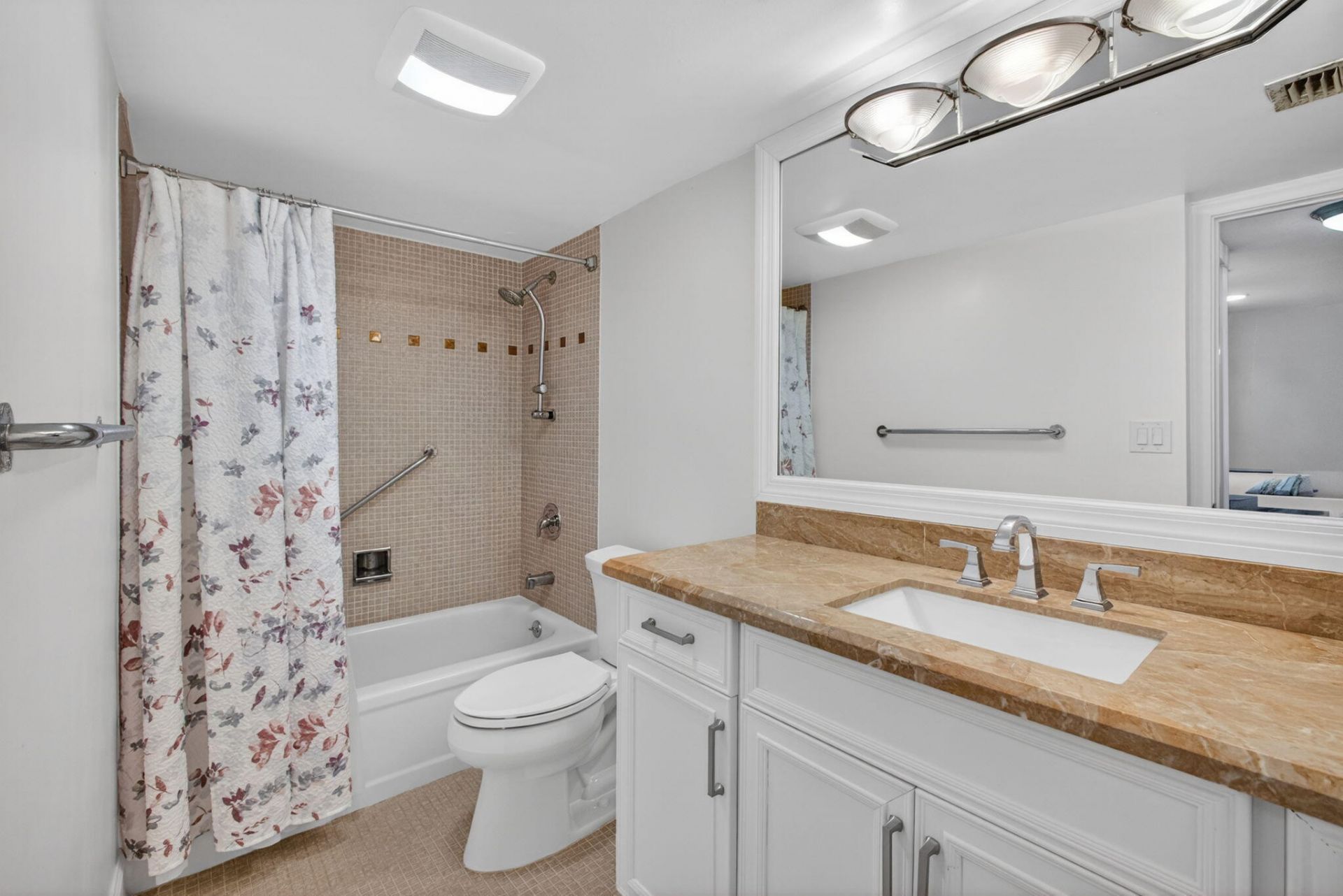 4200 N Ocean, Unit 2-1706, Singer Island, FL 33404 Photo