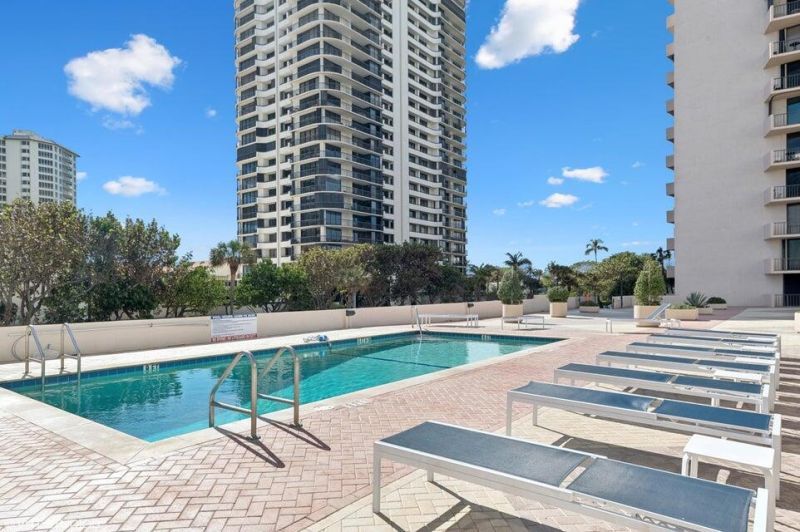 4200 N Ocean, Unit 2-1706, Singer Island, FL 33404 Photo