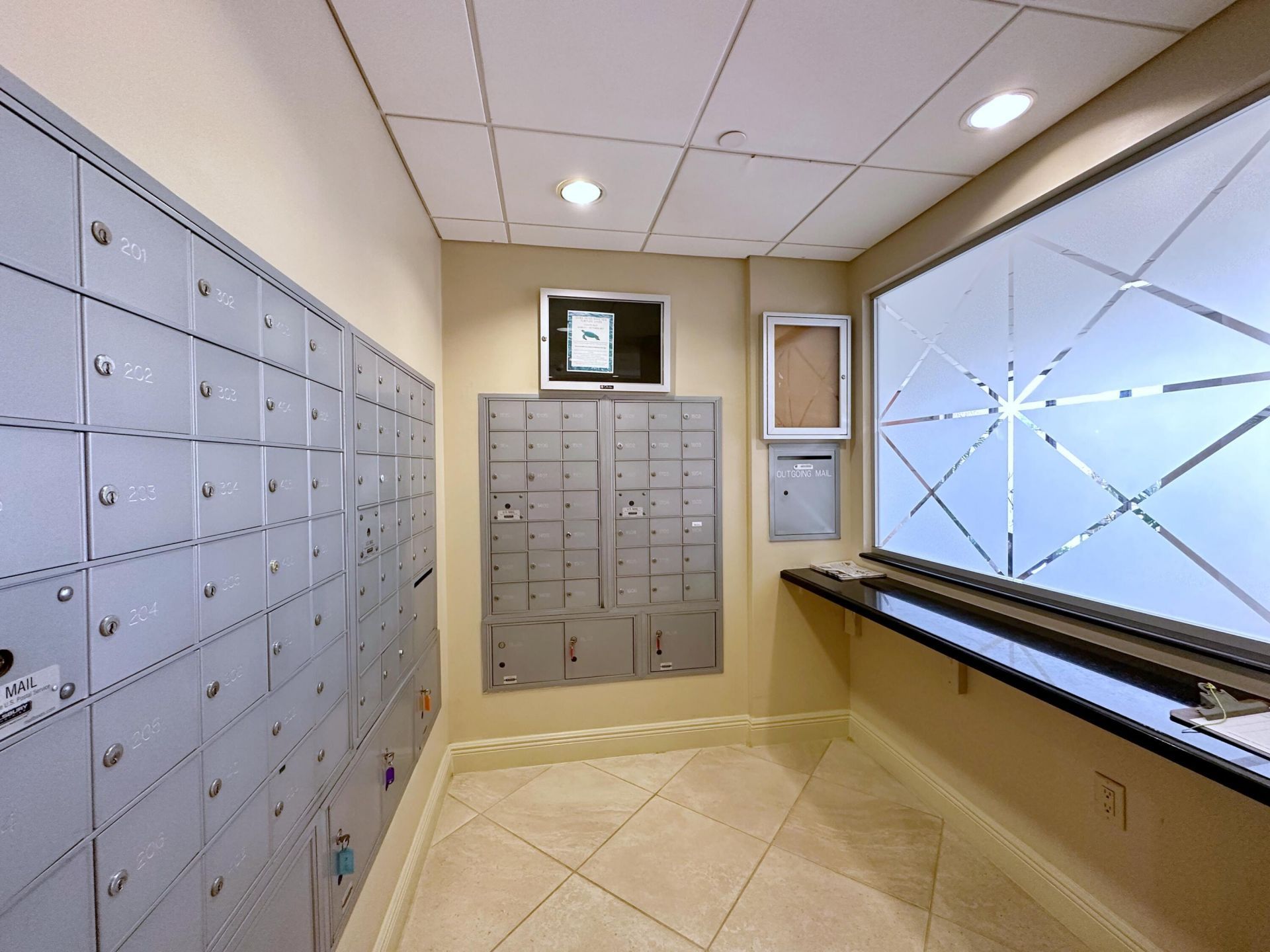 4200 N Ocean, Unit 2-1706, Singer Island, FL 33404 Photo