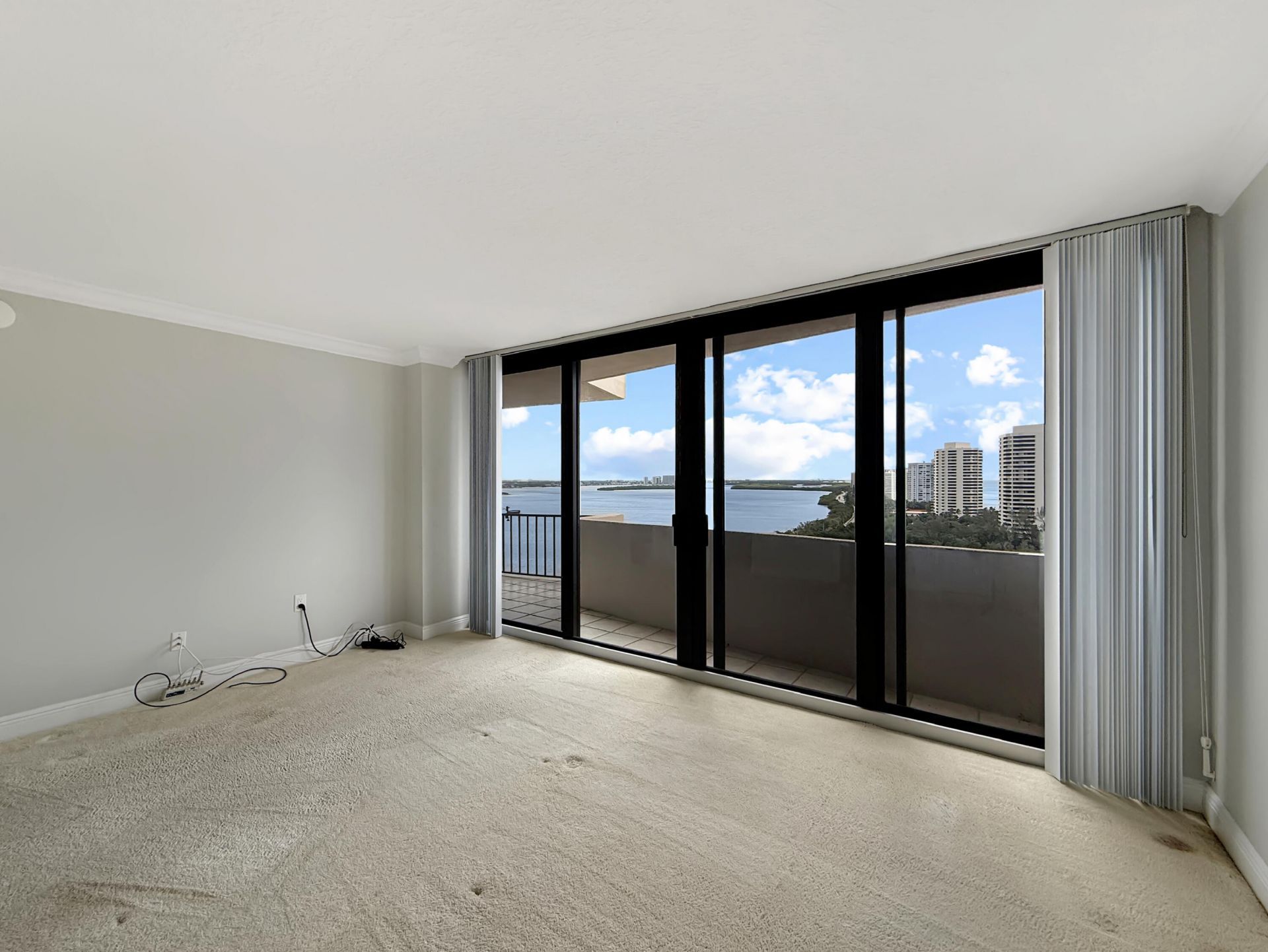4200 N Ocean, Unit 2-1706, Singer Island, FL 33404 Photo