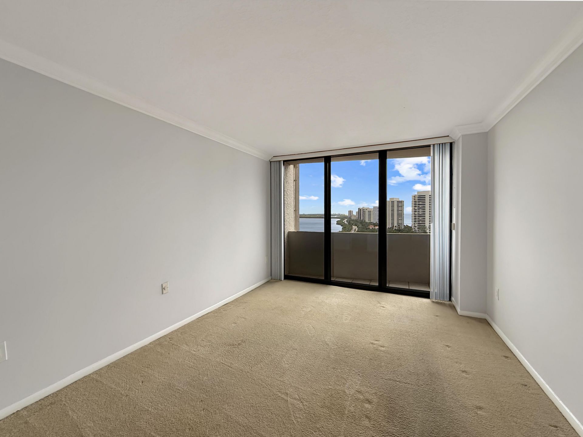 4200 N Ocean, Unit 2-1706, Singer Island, FL 33404 Photo