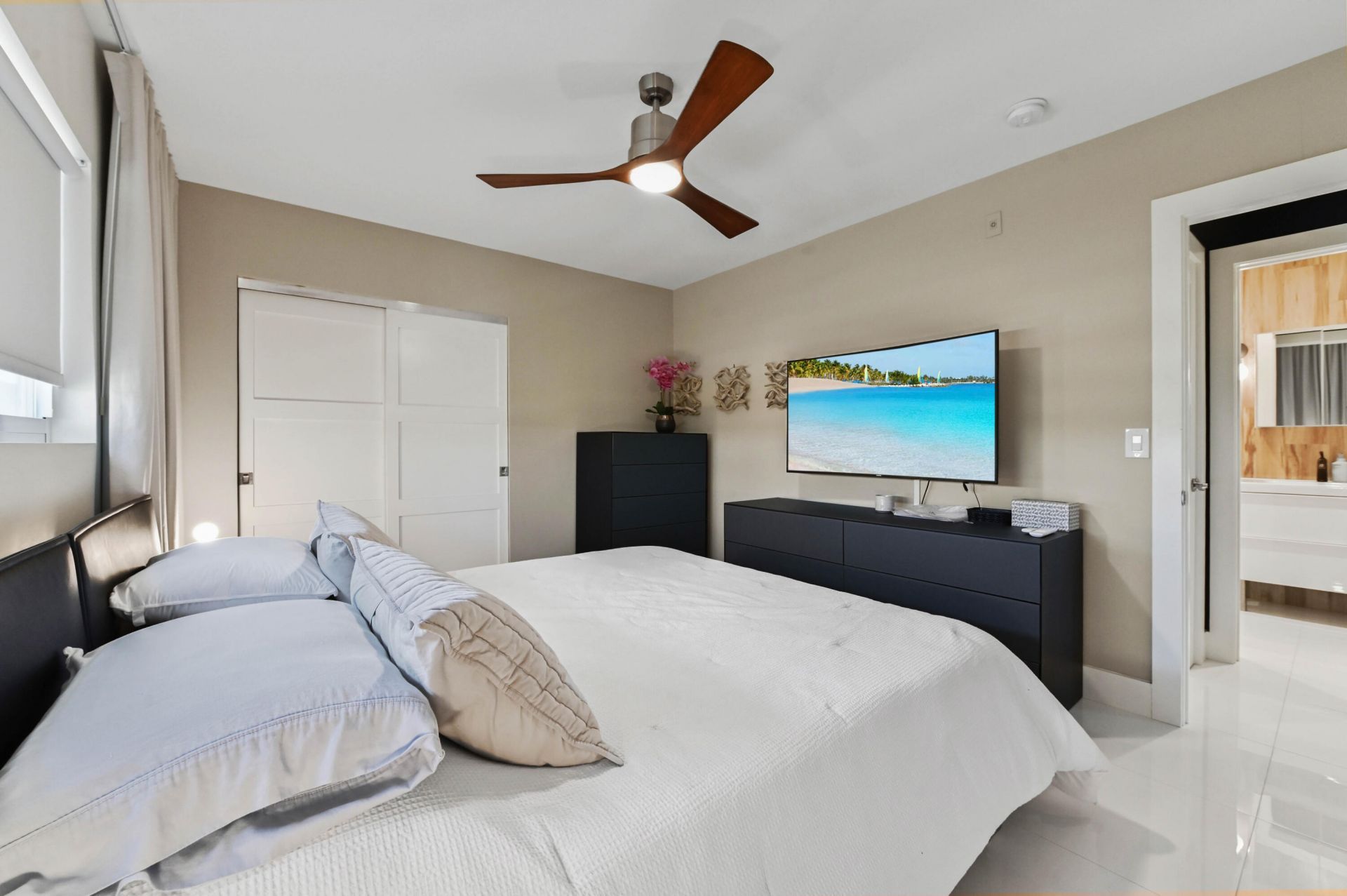 900 Atlantic Shores Boulevard, Unit 202, Hallandale Beach, FL 33009 Photo