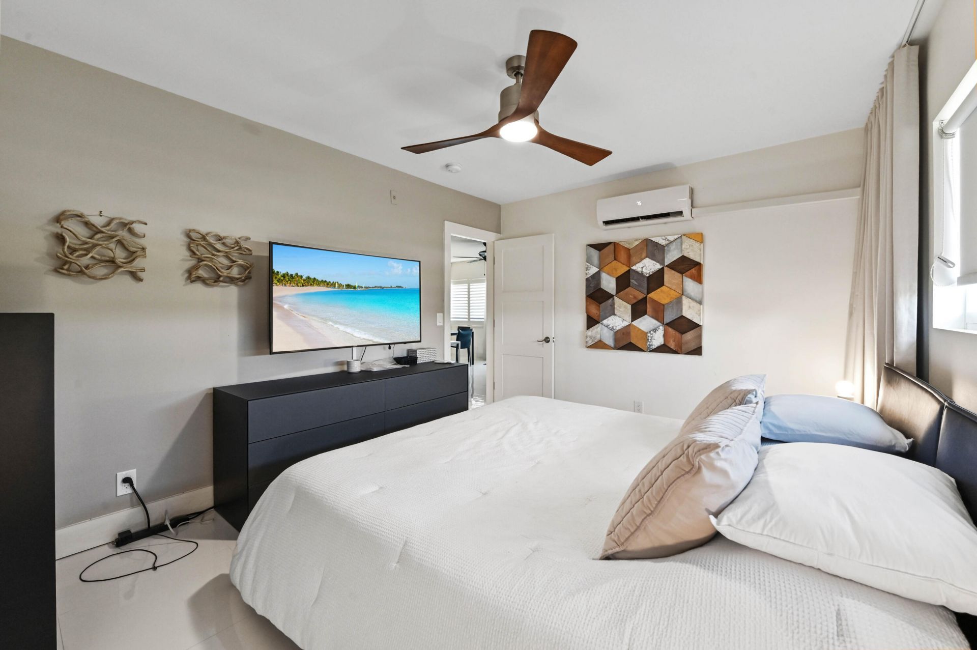 900 Atlantic Shores Boulevard, Unit 202, Hallandale Beach, FL 33009 Photo