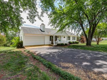 102 Piccadilly Court, Goode, VA 24556