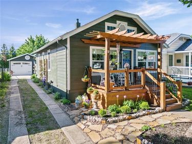 1403 E 24th Avenue, Kansas City, MO 64116