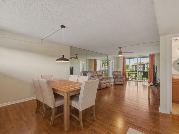 9720 S Hollybrook Lake Drive, Unit 205, Pembroke Pines, FL 33025