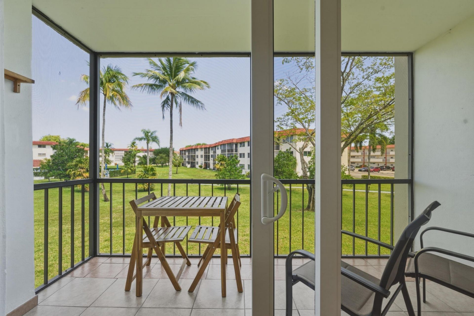 9720 S Hollybrook Lake Drive, Unit 205, Pembroke Pines, FL 33025 Photo