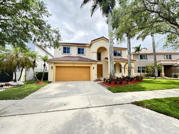 898 Tulip Circle, Weston, FL 33327