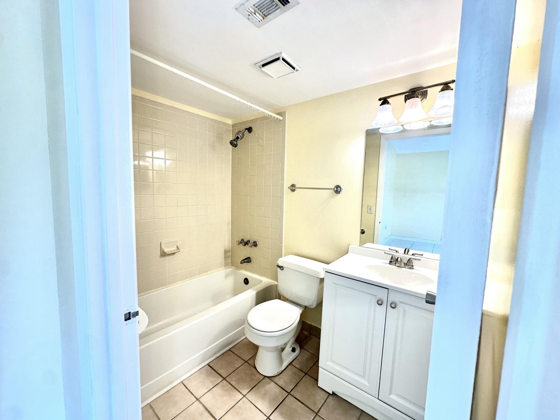 251 W Palm Cir W W, Unit 206, Pembroke Pines, FL 33025 Photo