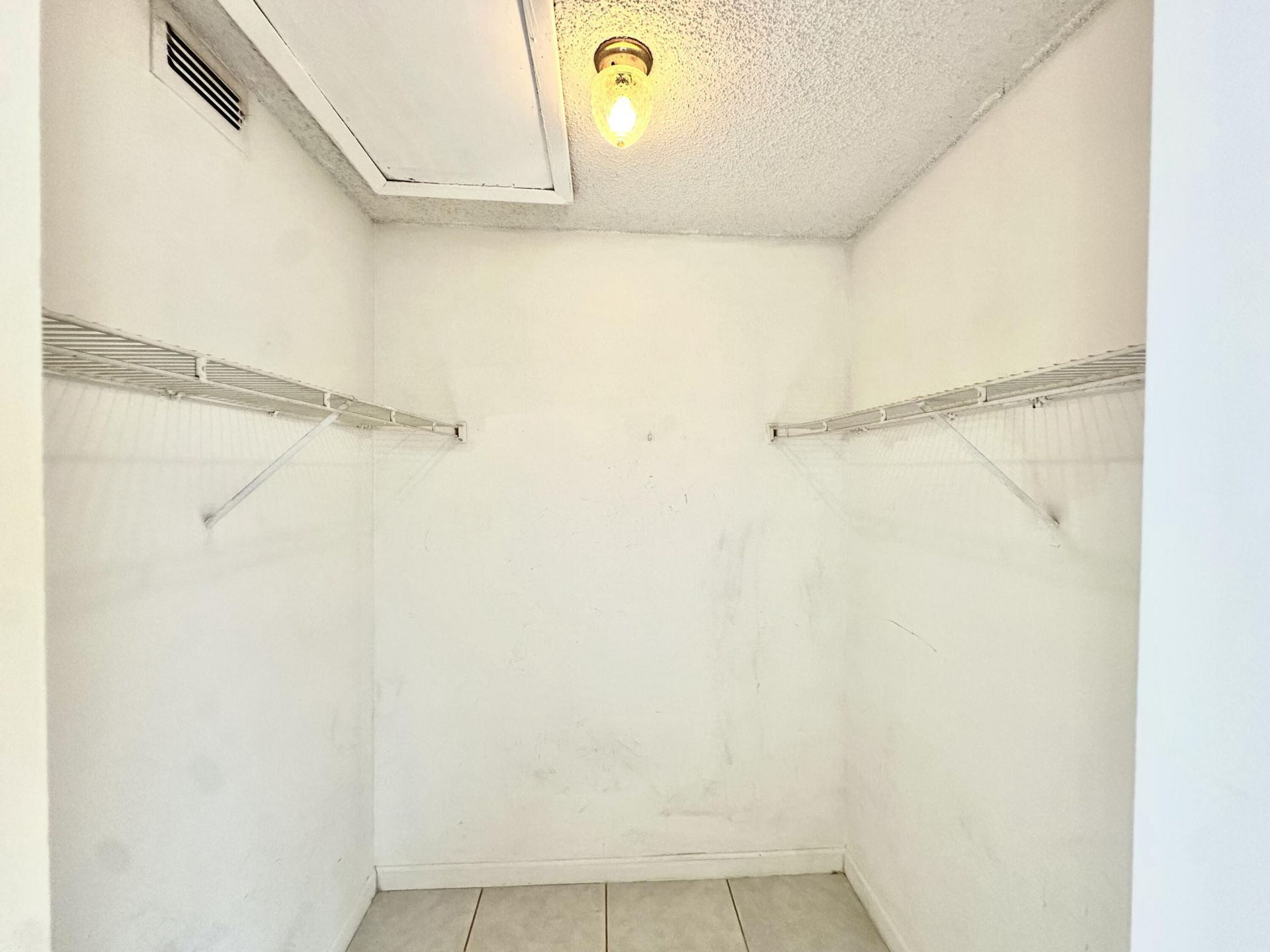 251 W Palm Cir W W, Unit 206, Pembroke Pines, FL 33025 Photo