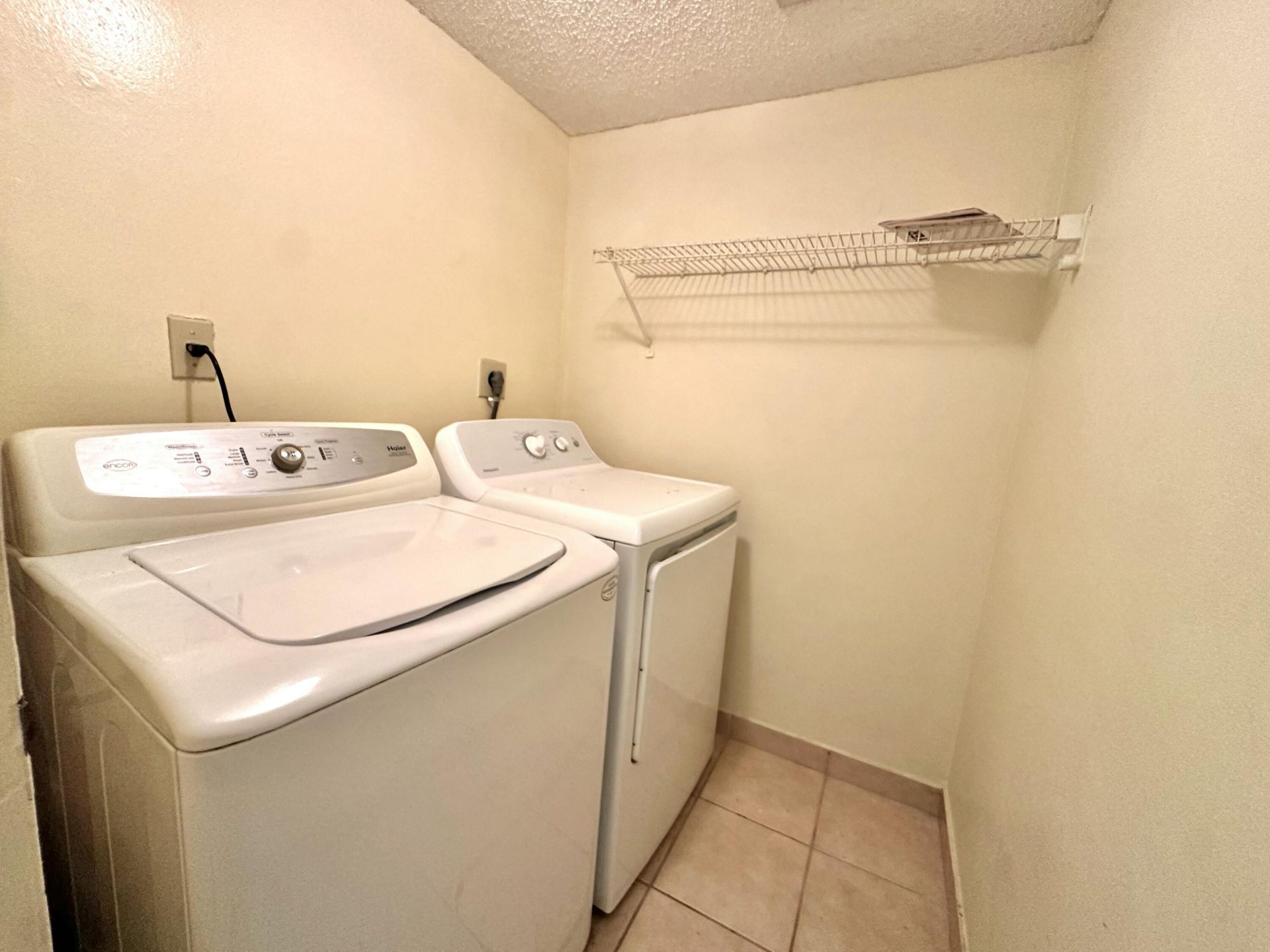 251 W Palm Cir W W, Unit 206, Pembroke Pines, FL 33025 Photo