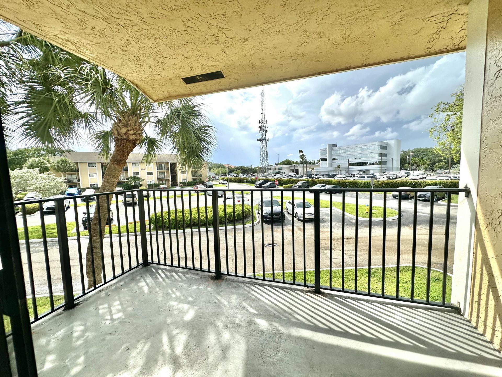 251 W Palm Cir W W, Unit 206, Pembroke Pines, FL 33025 Photo