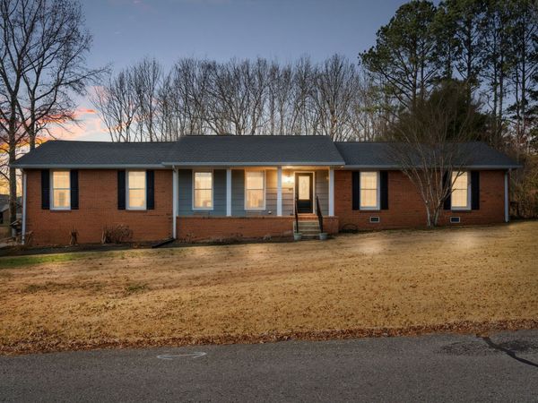 127 Sam Davis Dr , Springfield, TN 37172