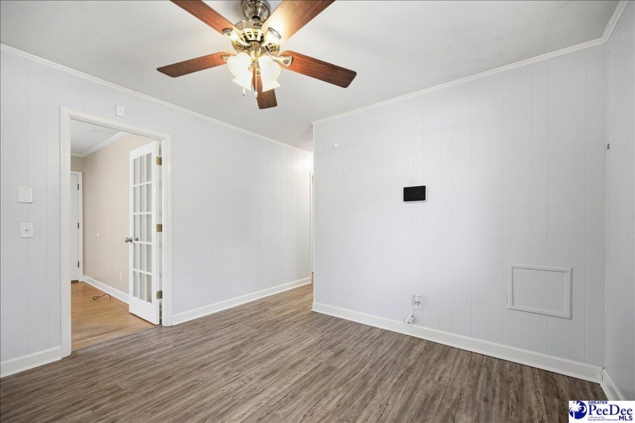 1007 Greenleaf Road Photo 12