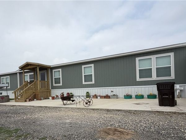 1576 Settlers Way, Unit 2, Seguin, TX 78155