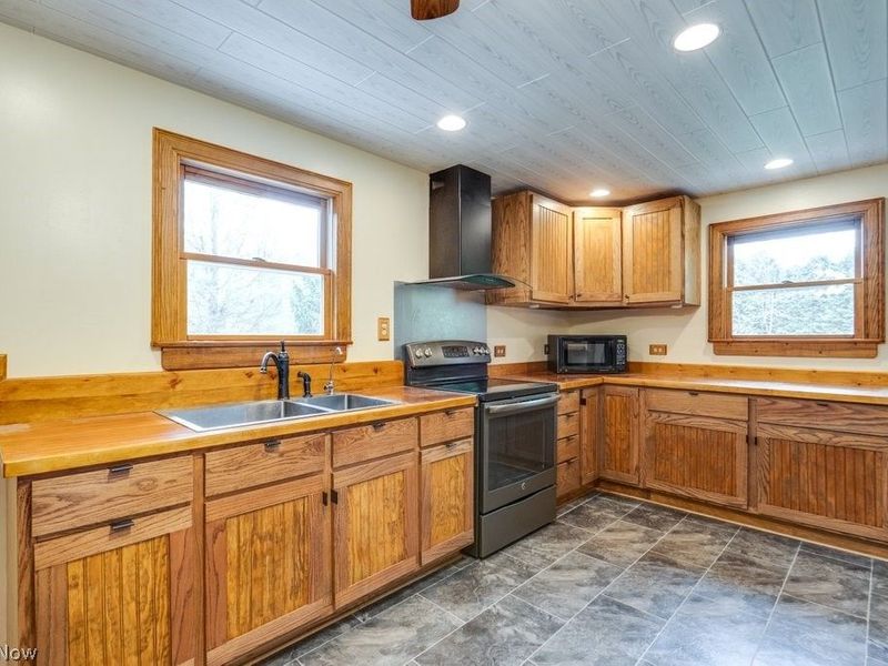 15005 Water Street NW, North Lawrence, OH 44666 Photo 9