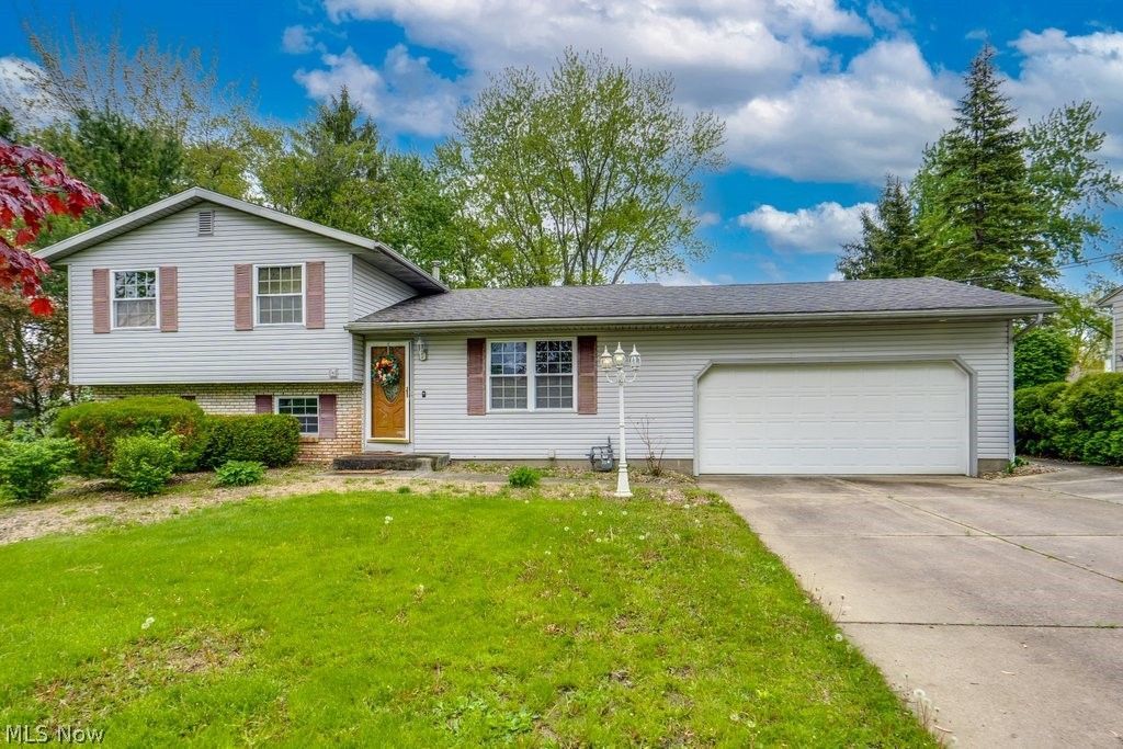 3277 Longwood Drive, Norton, OH 44203 Main Photo