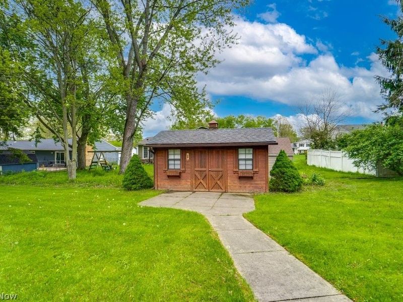 3277 Longwood Drive , Norton, OH 44203 Photo 2