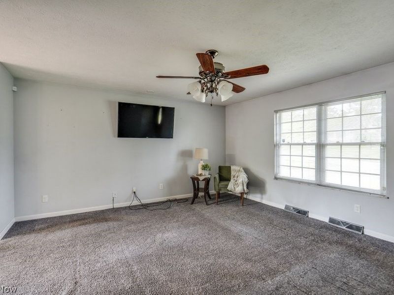 3277 Longwood Drive, Norton, OH 44203 Photo 4