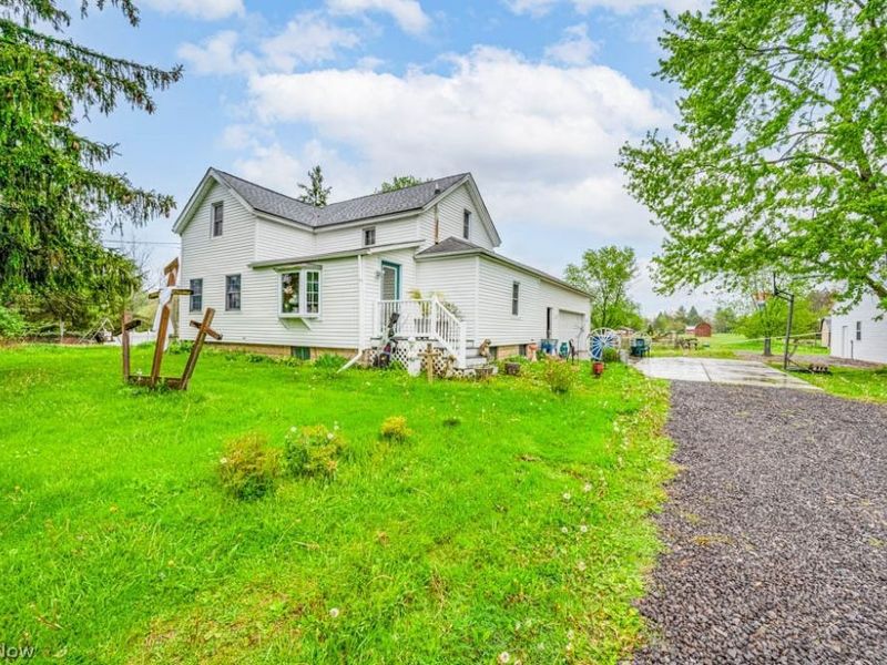 2230 Barclay Messerly Road, Southington, OH 44470 Photo 1