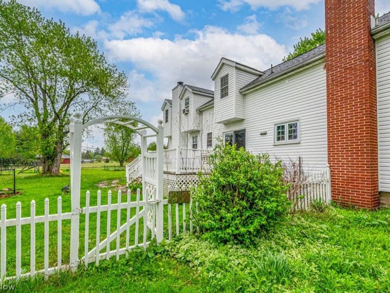 2230 Barclay Messerly Road, Southington, OH 44470 Photo 2