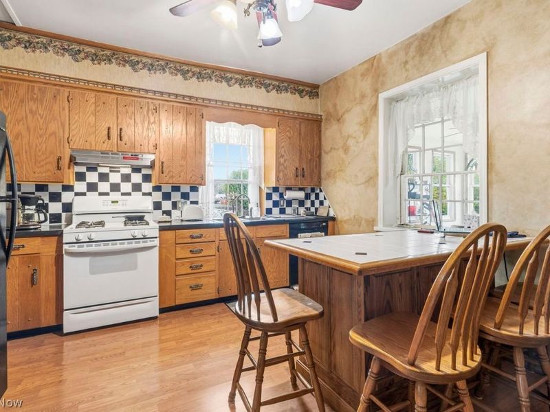 8949 Louisville Street NE, Louisville, OH 44641 Photo 11