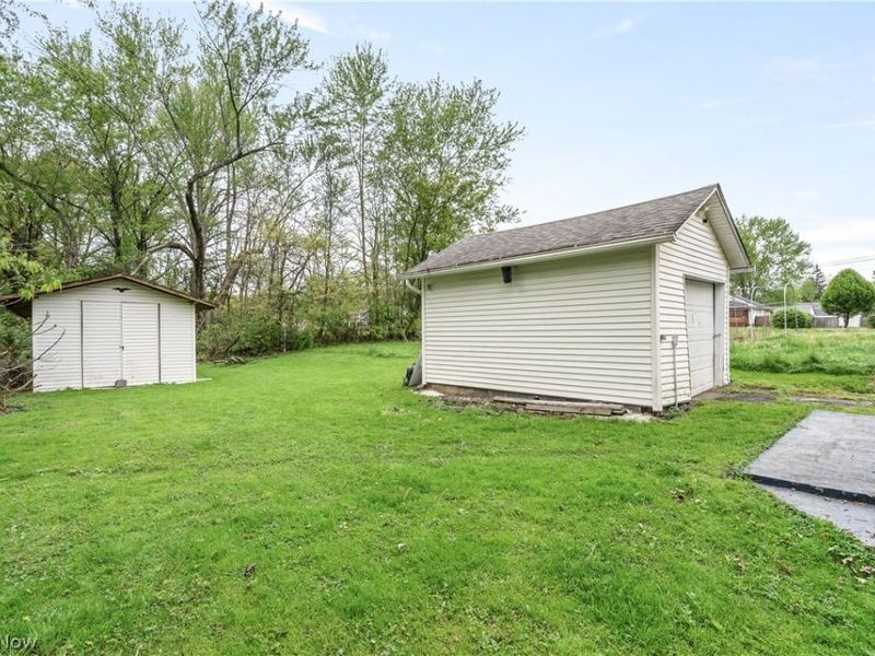 1175 Robert Avenue NW, Warren, OH 44485 Photo 3
