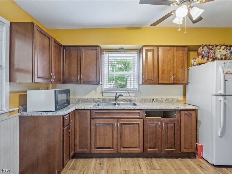 1175 Robert Avenue NW, Warren, OH 44485 Photo 9